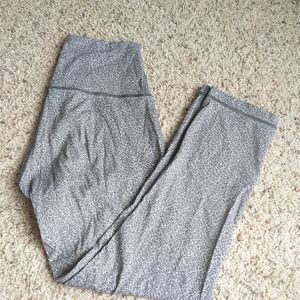 Lululemon Grey Textured Capri leggings